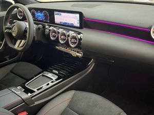 Mercedes Clase A 180 Berlina  - Foto 2