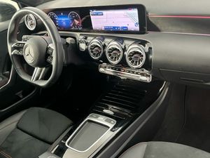 Mercedes Clase A 200 d Compacto  - Foto 2