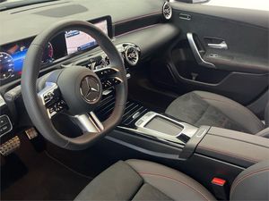 Mercedes Clase A 180 Berlina  - Foto 2