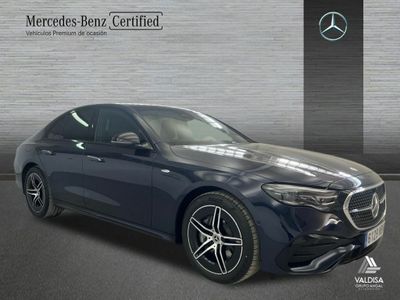 Mercedes Clase E 300 de berlina con tecnología híbrida EQ