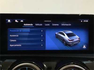 Mercedes CLA 200