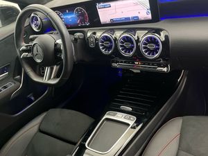 Mercedes CLA 220 d Coupé  - Foto 2