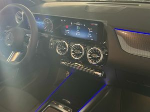 Mercedes GLA 200 d AMG Line (EURO 6d)  - Foto 2