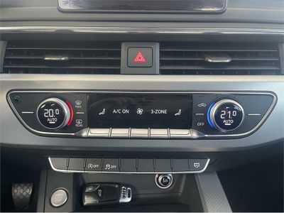 Audi A4 2.0 TDI clean d 150CV S line edition