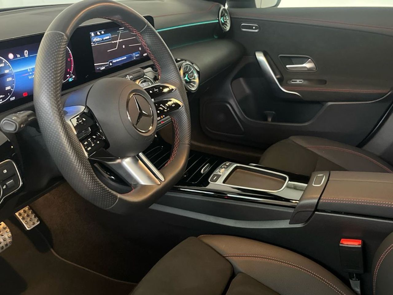 Mercedes CLA 220 d Coupé - Foto 2