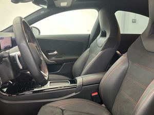 Mercedes CLA 220 d Coupé  - Foto 2