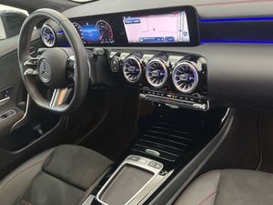 Mercedes CLA 220 d Coupé  - Foto 2