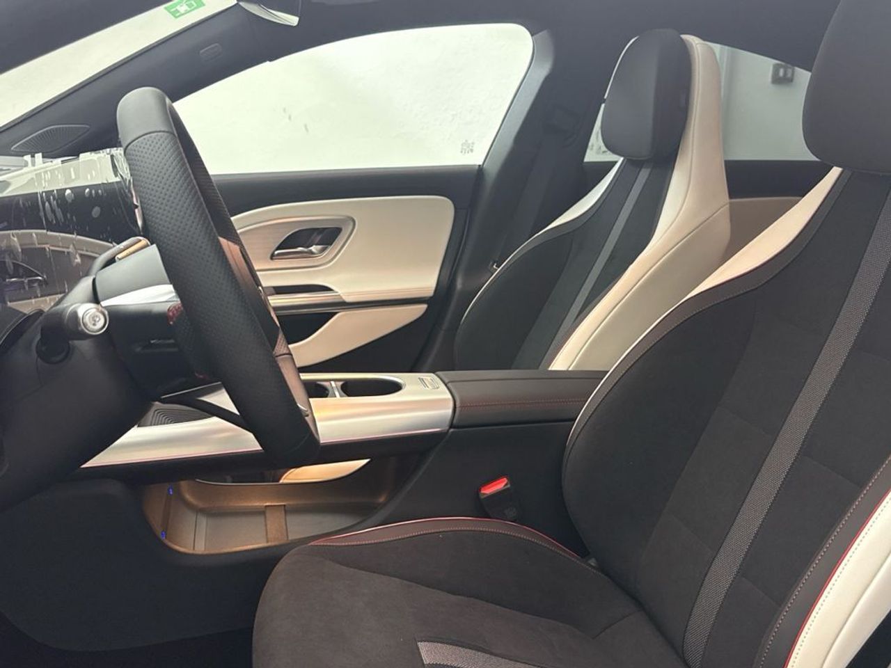 Mercedes CLA 250+ con tecnología EQ - foto 7