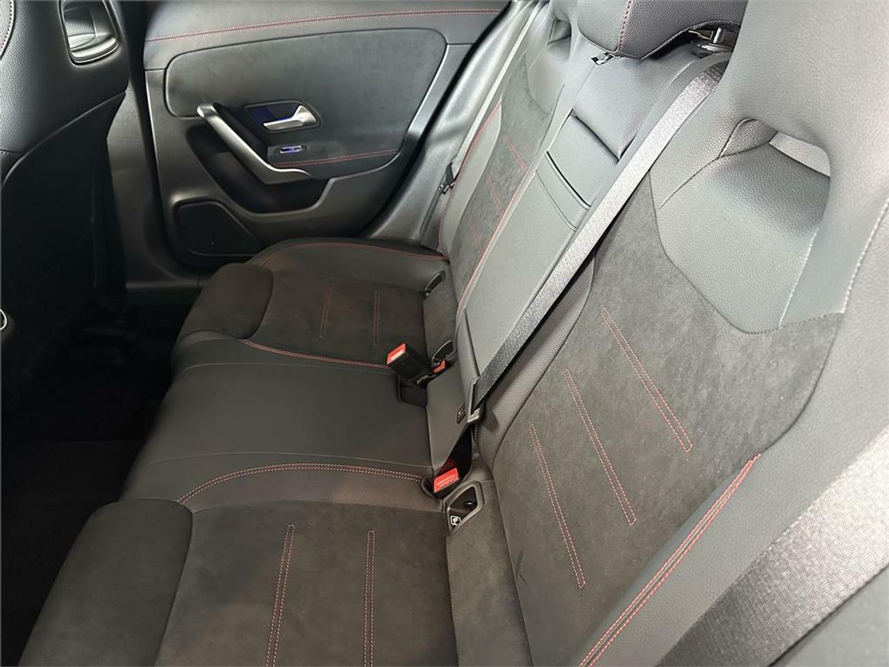 Mercedes CLA 220 D DCT - foto 5