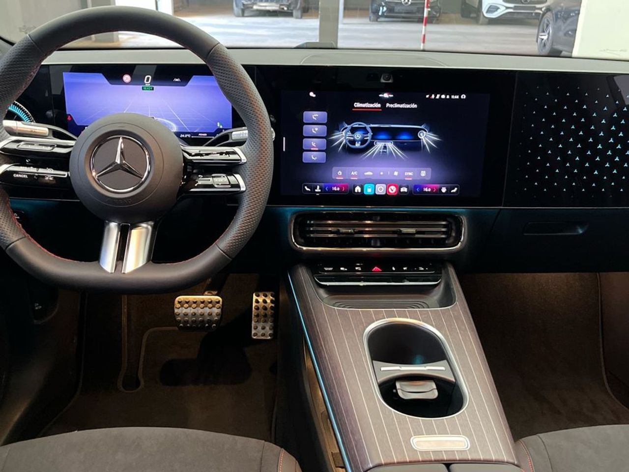 Mercedes CLA 250+ con tecnología EQ - foto 8