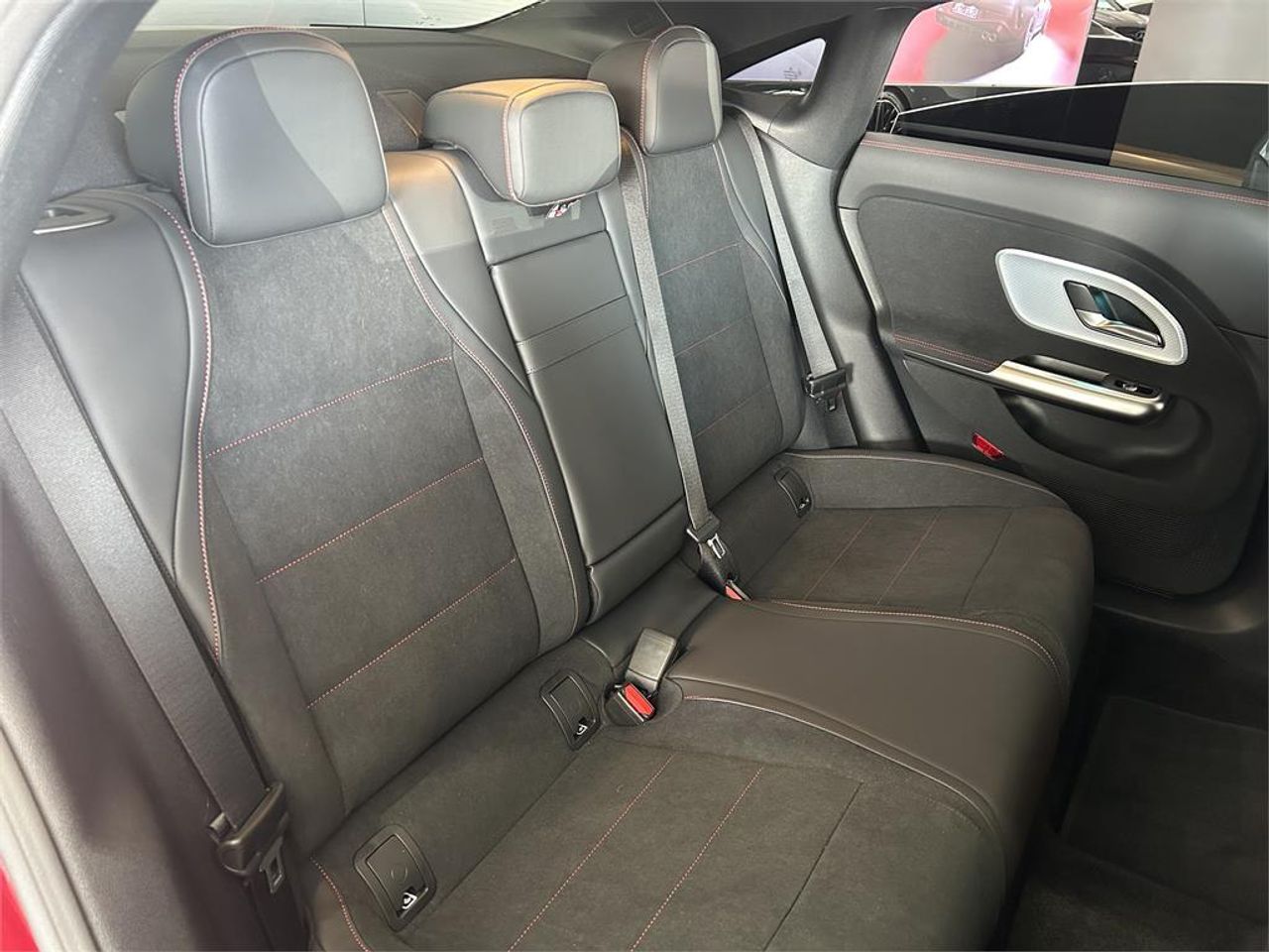 Mercedes CLA 220 con tecnología híbrida - foto 7