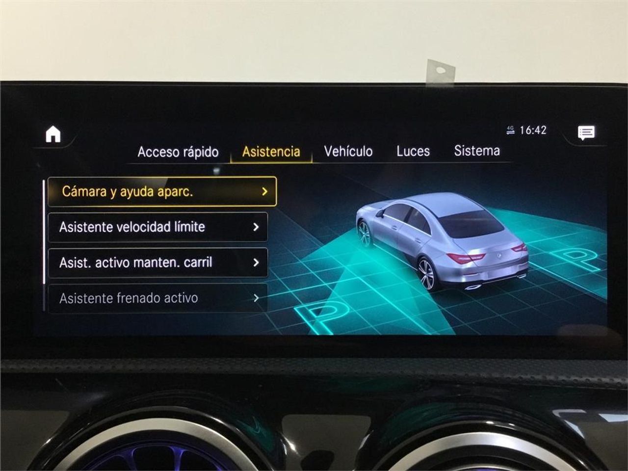 Mercedes CLA 180 - foto 24