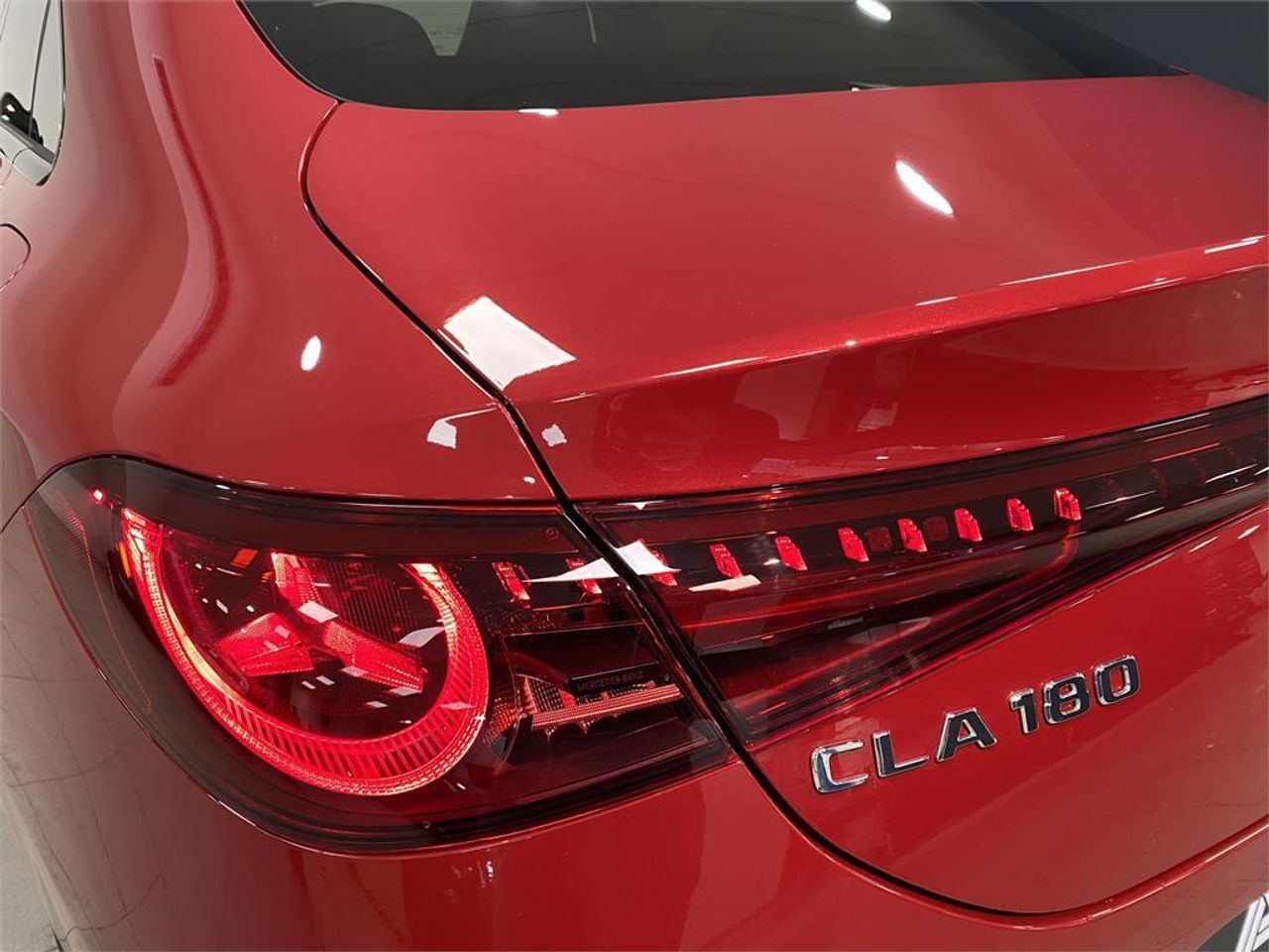 Mercedes CLA 180 con tecnología híbrida - foto 16