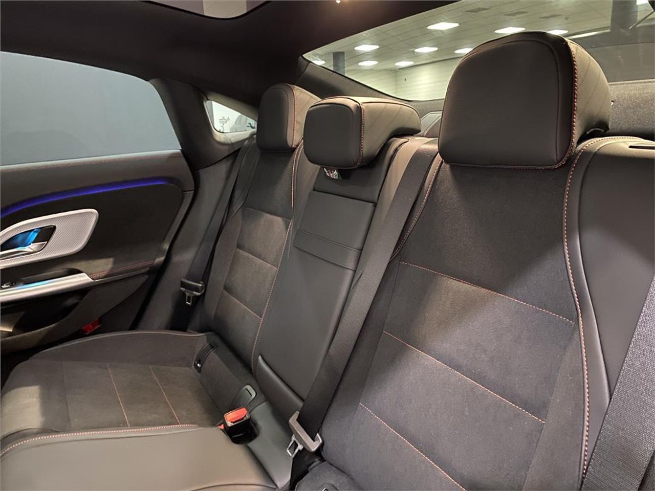 Mercedes CLA 180 con tecnología híbrida - foto 13