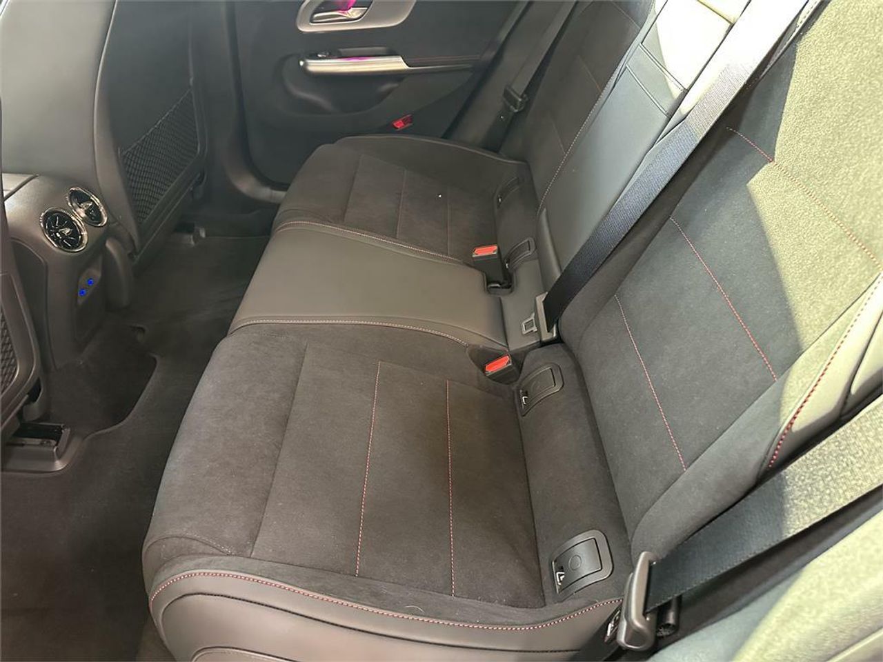 Mercedes CLA 250+ con tecnología EQ - foto 4