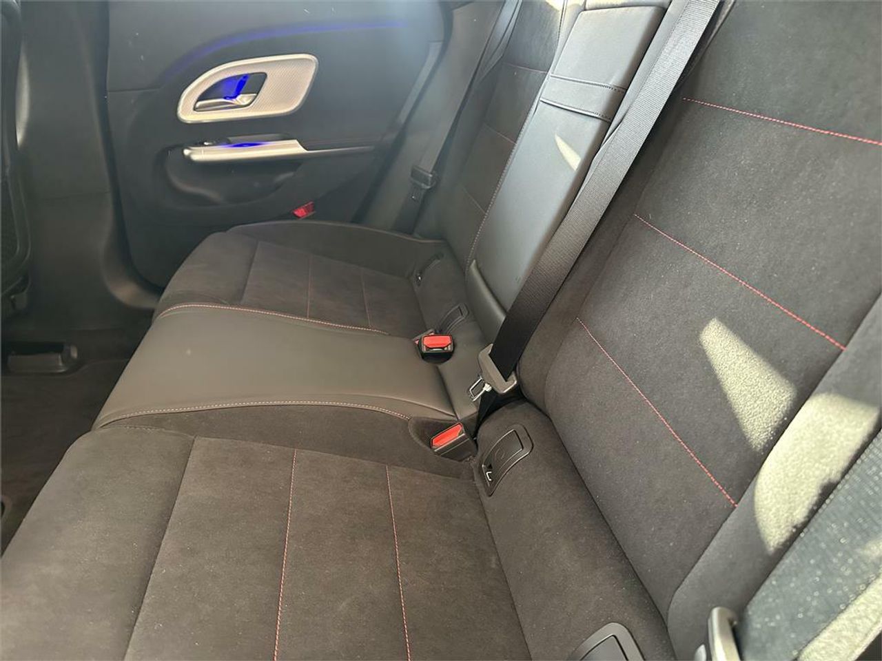 Mercedes CLA 250+ con tecnología EQ - foto 4