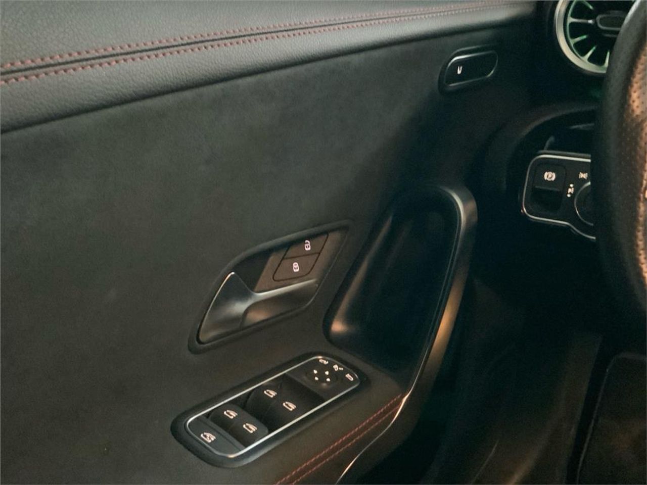 Mercedes CLA 250 e Shooting Brake - foto 15