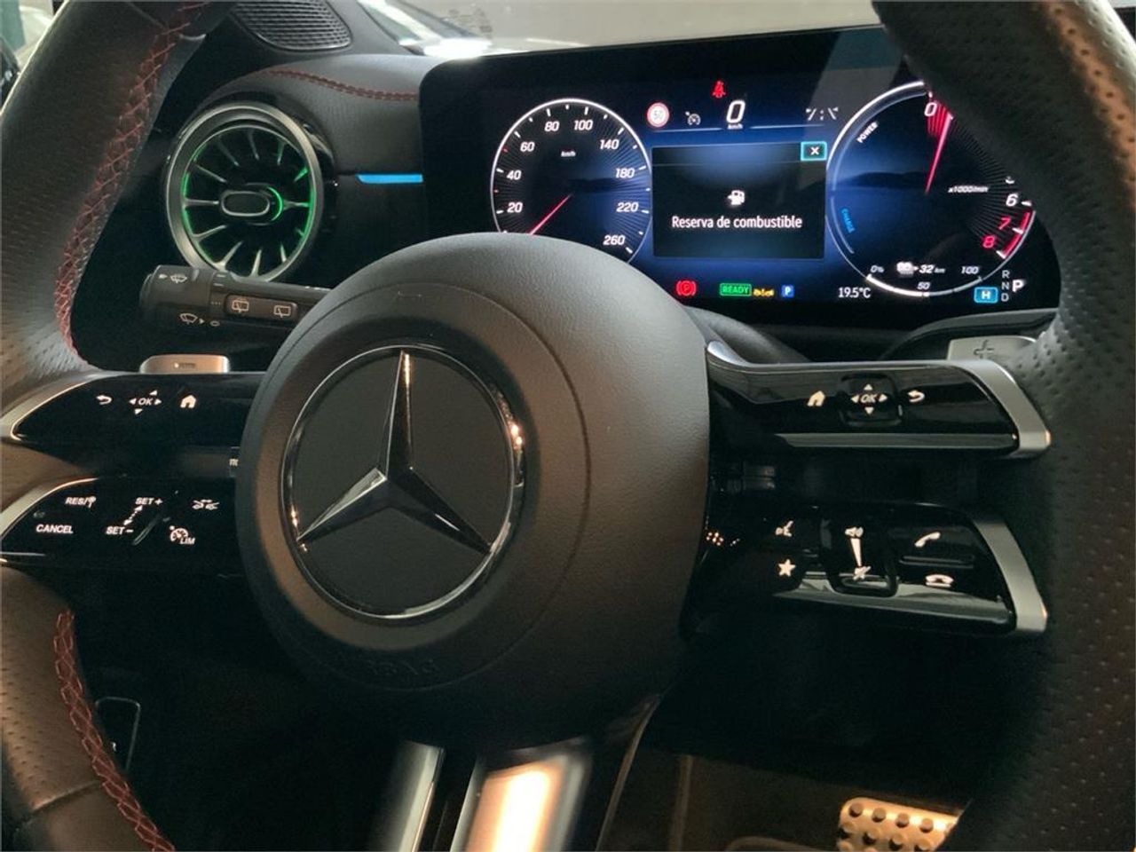 Mercedes CLA 250 e Shooting Brake - foto 12