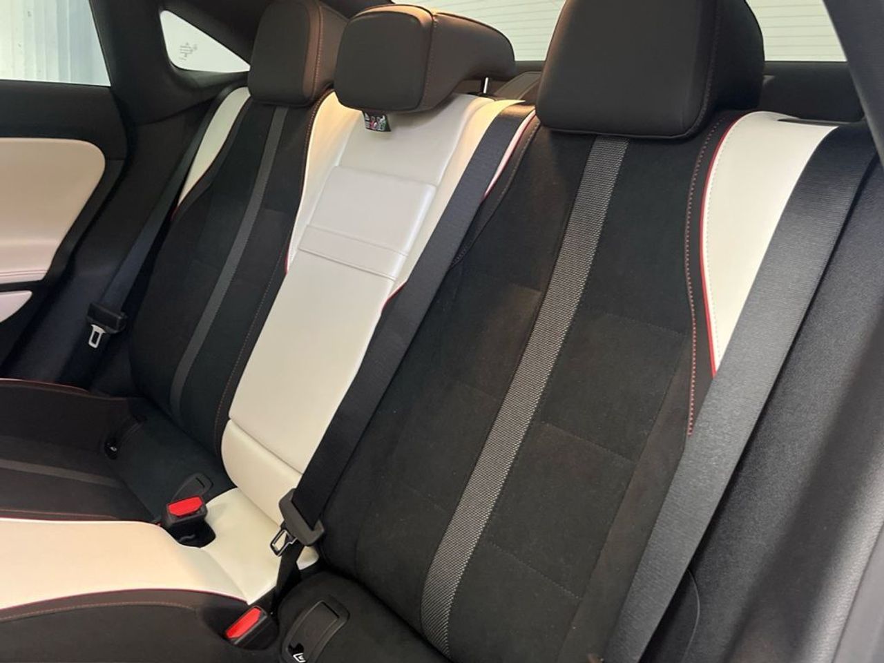 Mercedes CLA 250+ con tecnología EQ - foto 11