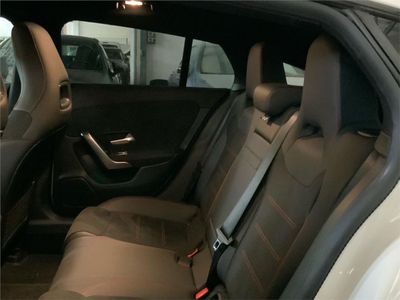 Mercedes CLA 250 e Shooting Brake - foto 11