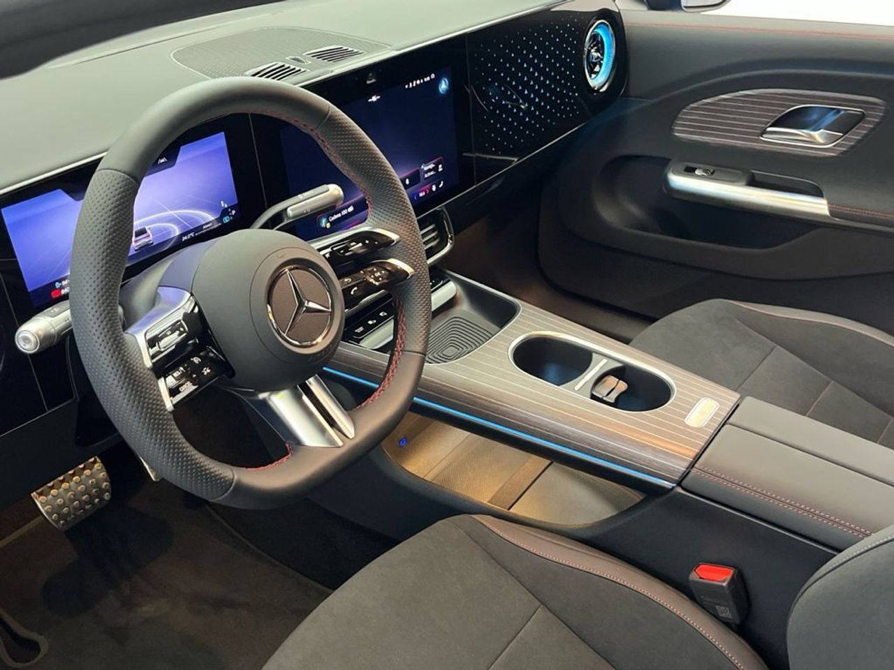 Mercedes CLA 250+ con tecnología EQ - foto 6