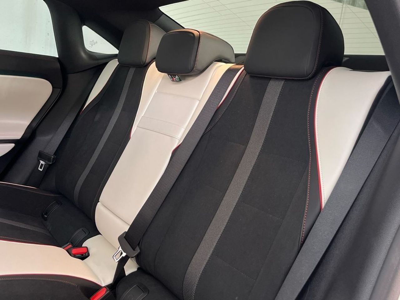 Mercedes CLA 250+ con tecnología EQ - foto 11