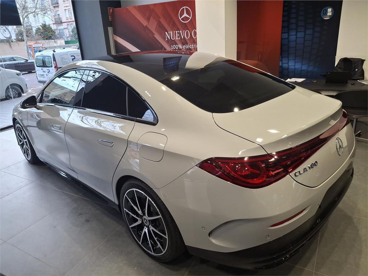 Mercedes CLA 180 con tecnología híbrida - foto 3