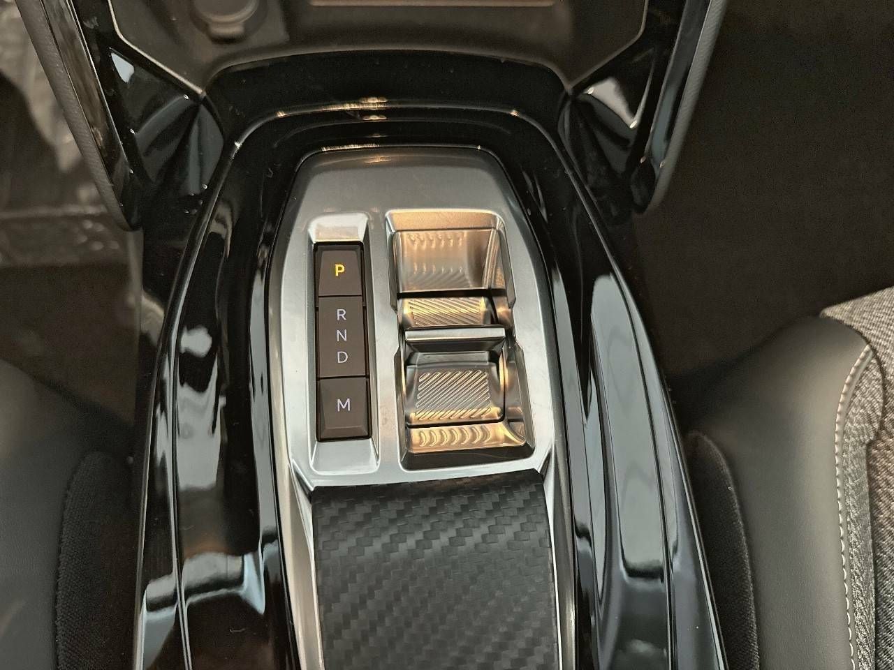 Peugeot 208   HYBRID 110 eDCS6 Allure - Foto 2