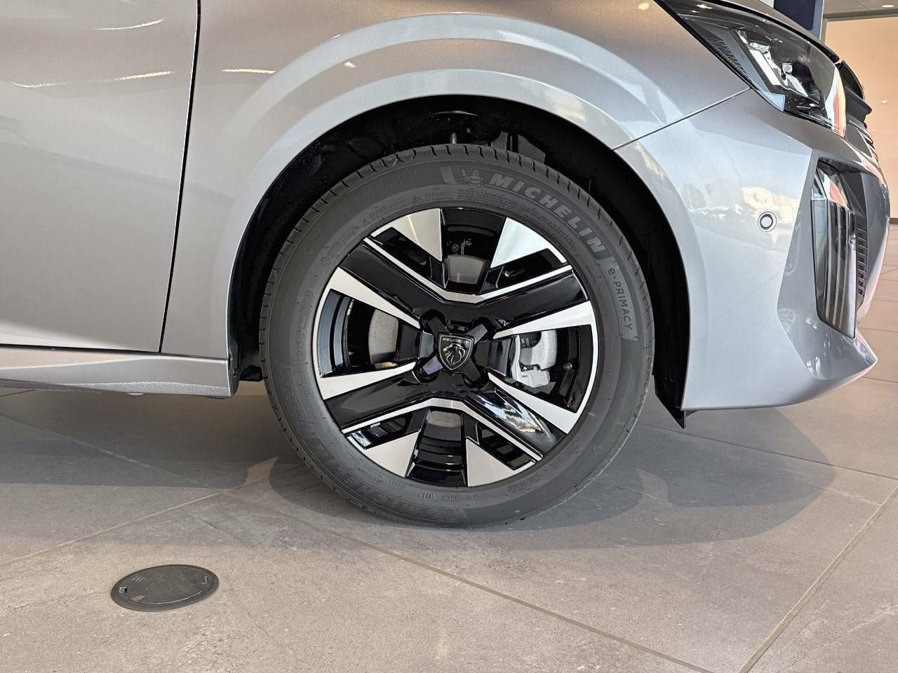Peugeot 208   HYBRID 110 eDCS6 Allure - Foto 2