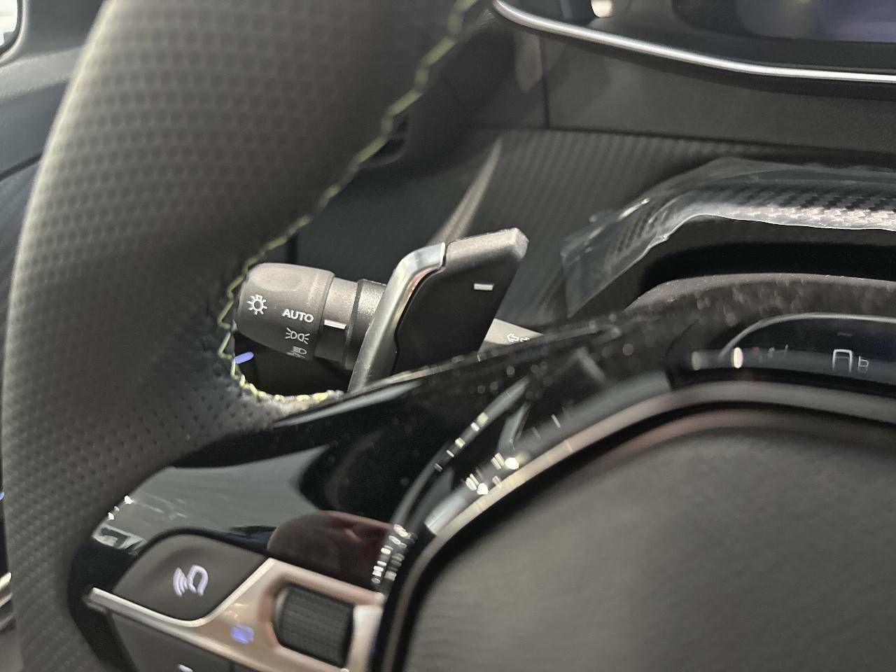 Peugeot 208   HYBRID 145 eDCS6 GT - Foto 2