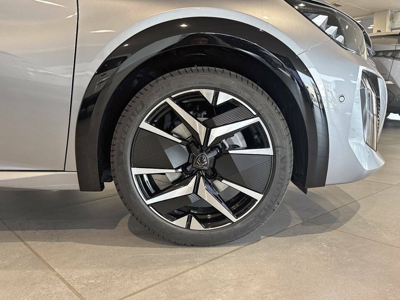 Peugeot 208   HYBRID 145 eDCS6 GT - Foto 2