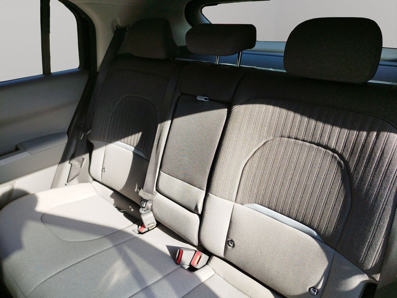 Kia EV3 BEV 81KWH 150KW AIR AUTO 204 5P - Foto 2