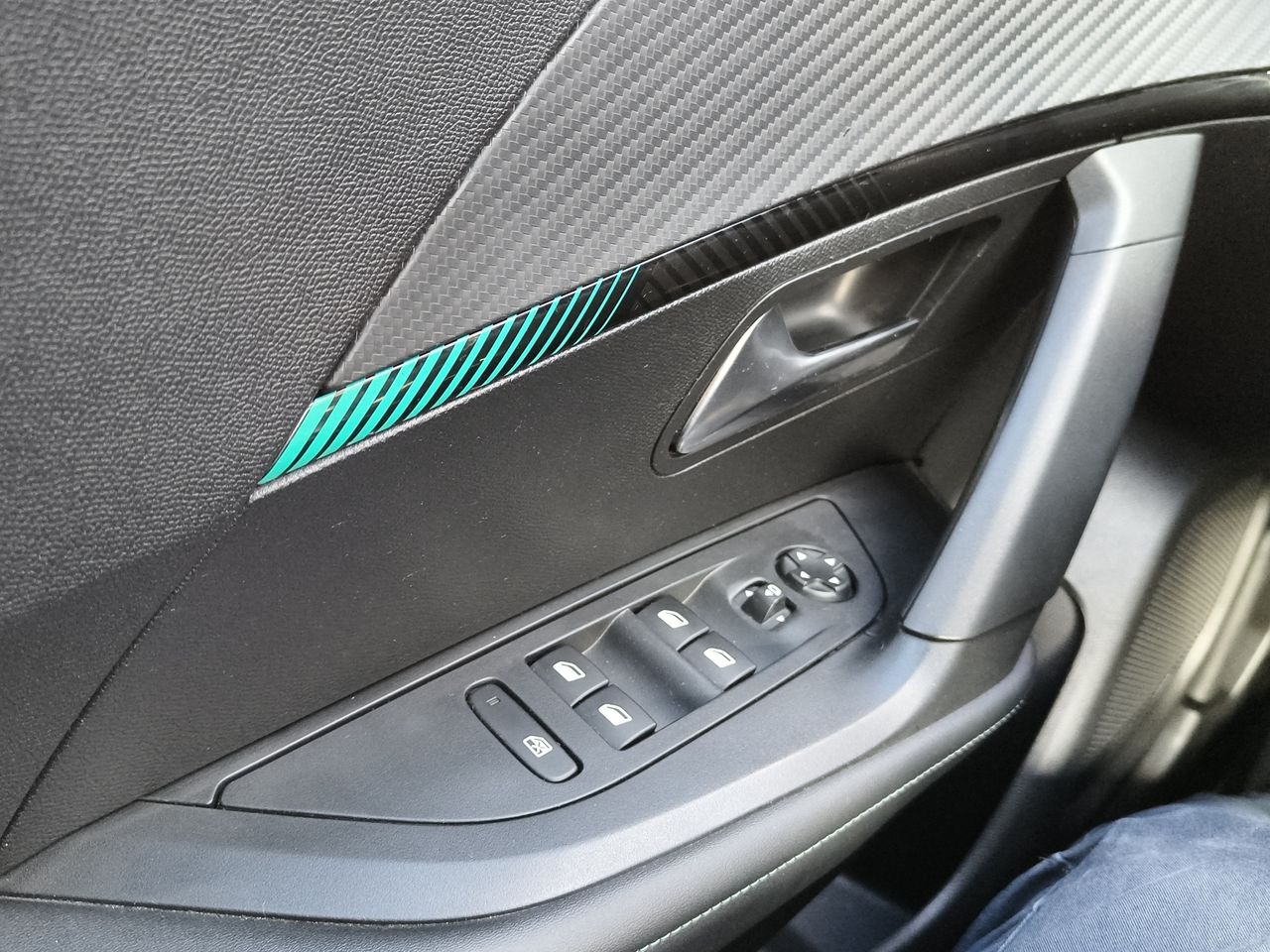 Peugeot 2008 1.2 TURBO 130 S&S ALLURE PACK 130 5P - Foto 2