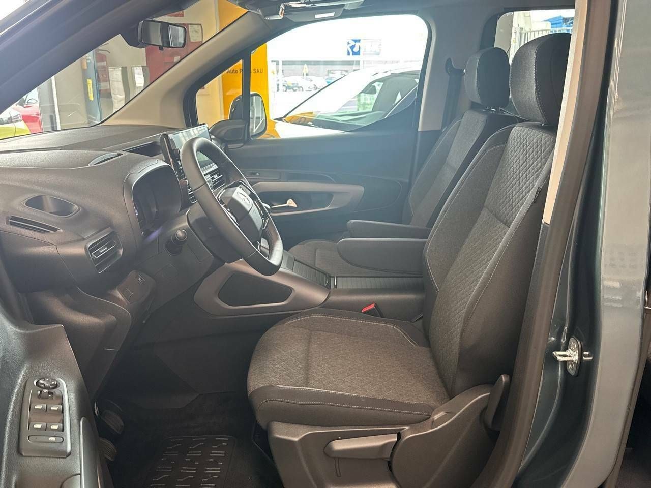 Opel Combo Cargo  100 Cv 1.5 Td S/S MT6 €6.4 - - Foto 2