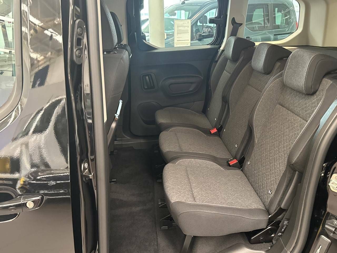 Opel Combo Cargo  100 Cv 1.5 Td S/S MT6 €6.4 - - Foto 2