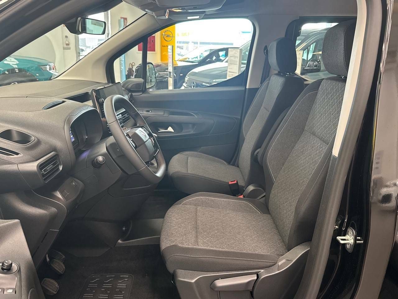 Opel Combo Cargo  100 Cv 1.5 Td S/S MT6 €6.4 - - Foto 2