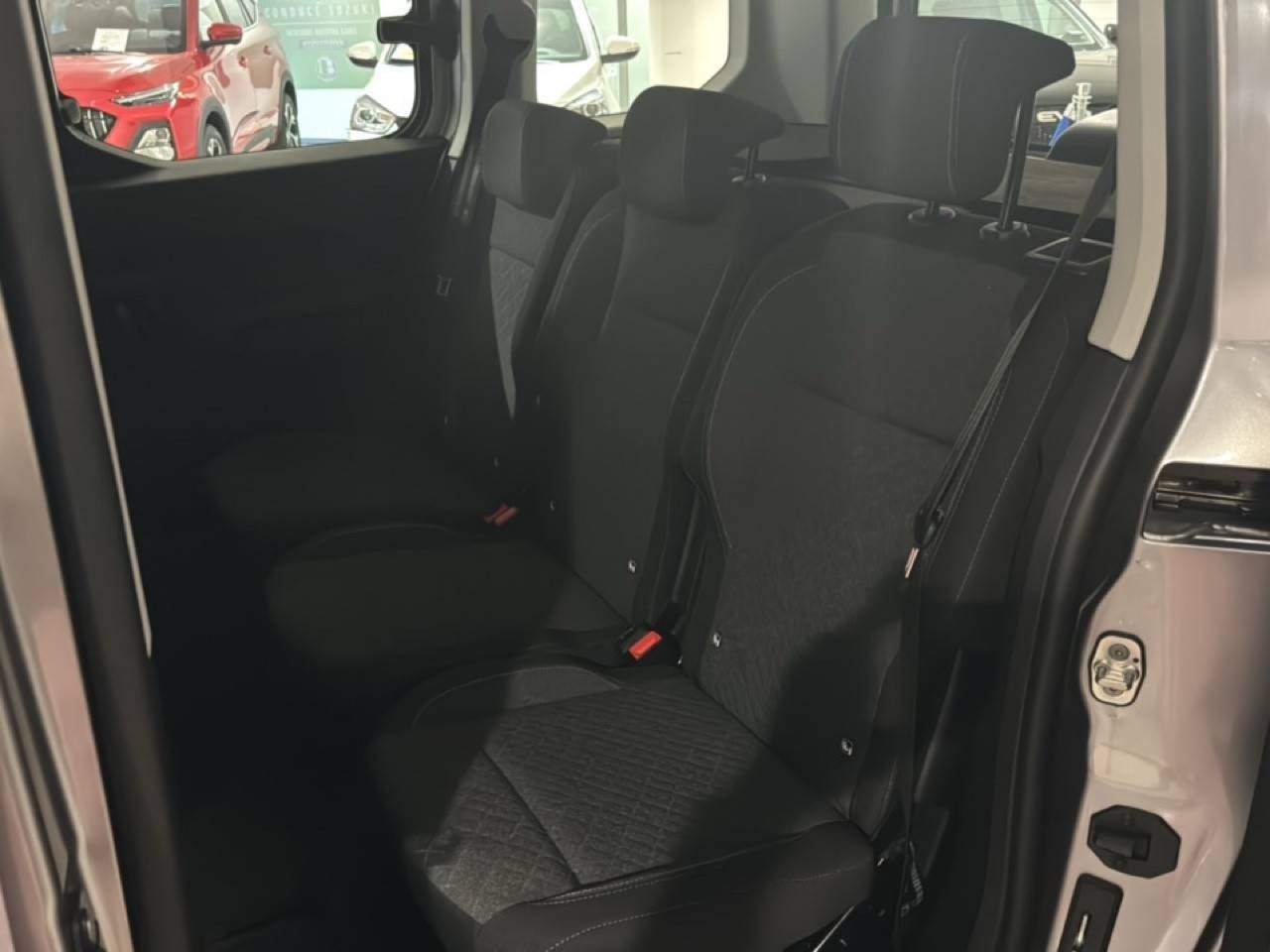 Opel Combo Cargo  100 Cv 1.5 Td S/S MT6 €6.4 - - Foto 2