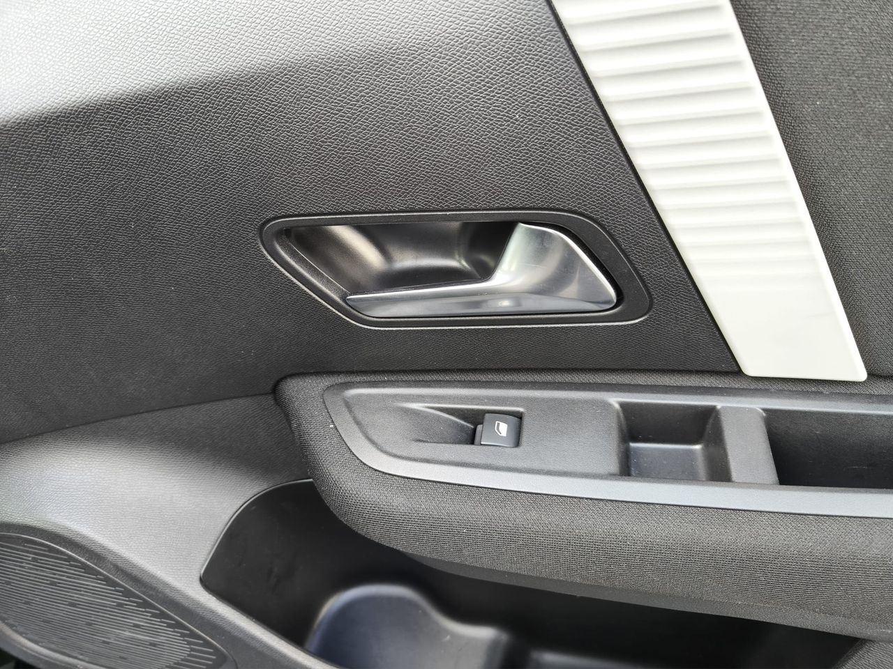 Citroën C4 1.2 HYBRID MHEV 145 EDCS6 BUSINESS EDIT 145 5P - Foto 2