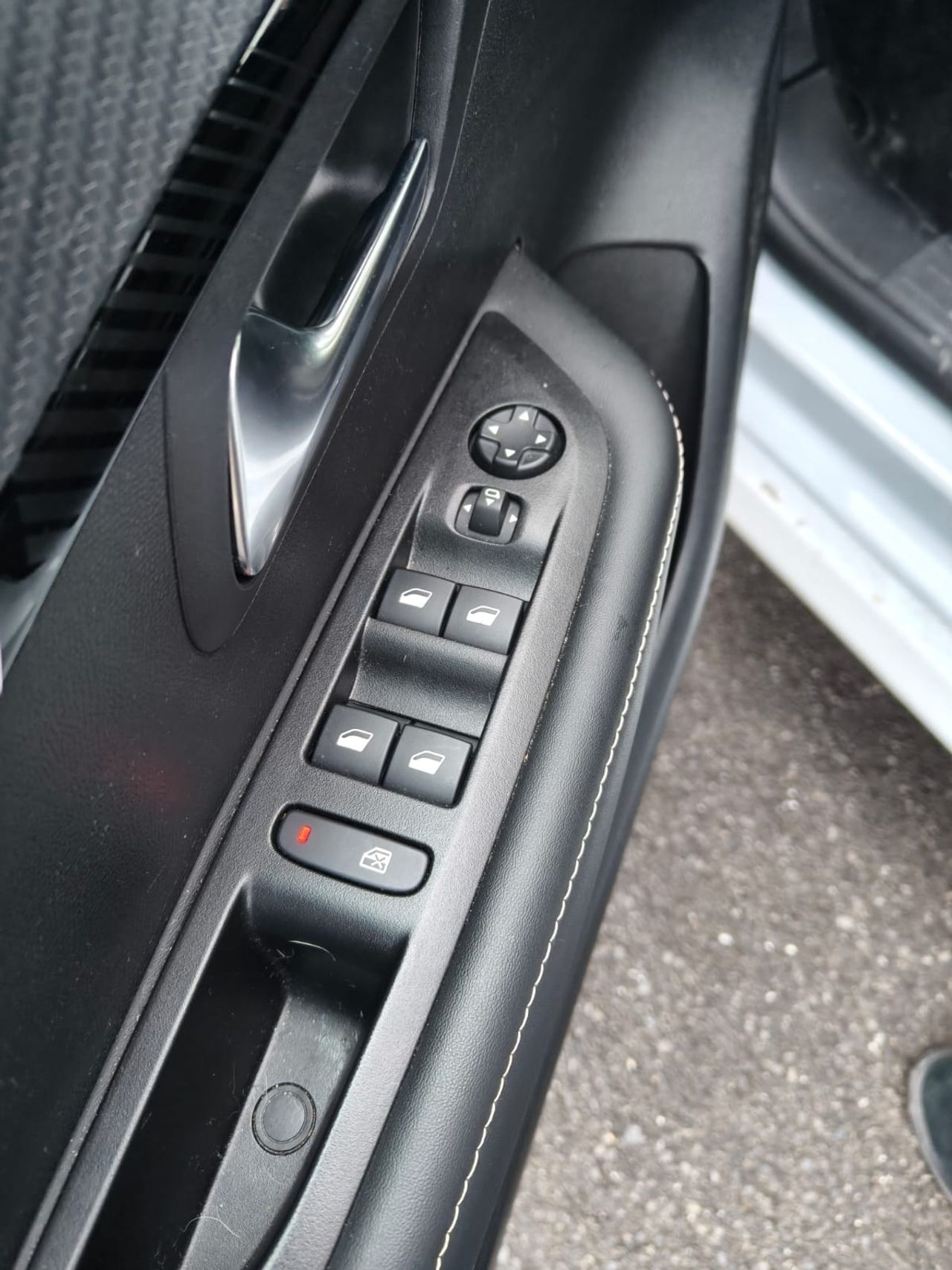 Peugeot 208 1.2 TURBO 73KW ALLURE 100 5P - Foto 2