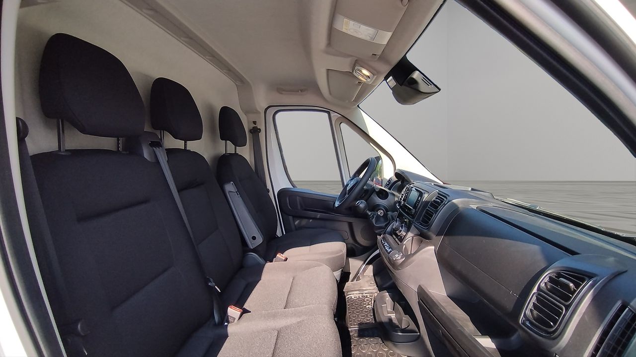 Citroën Jumper 2.2 BHDI 103KW L3H2 3.5T 140 4P - Foto 2