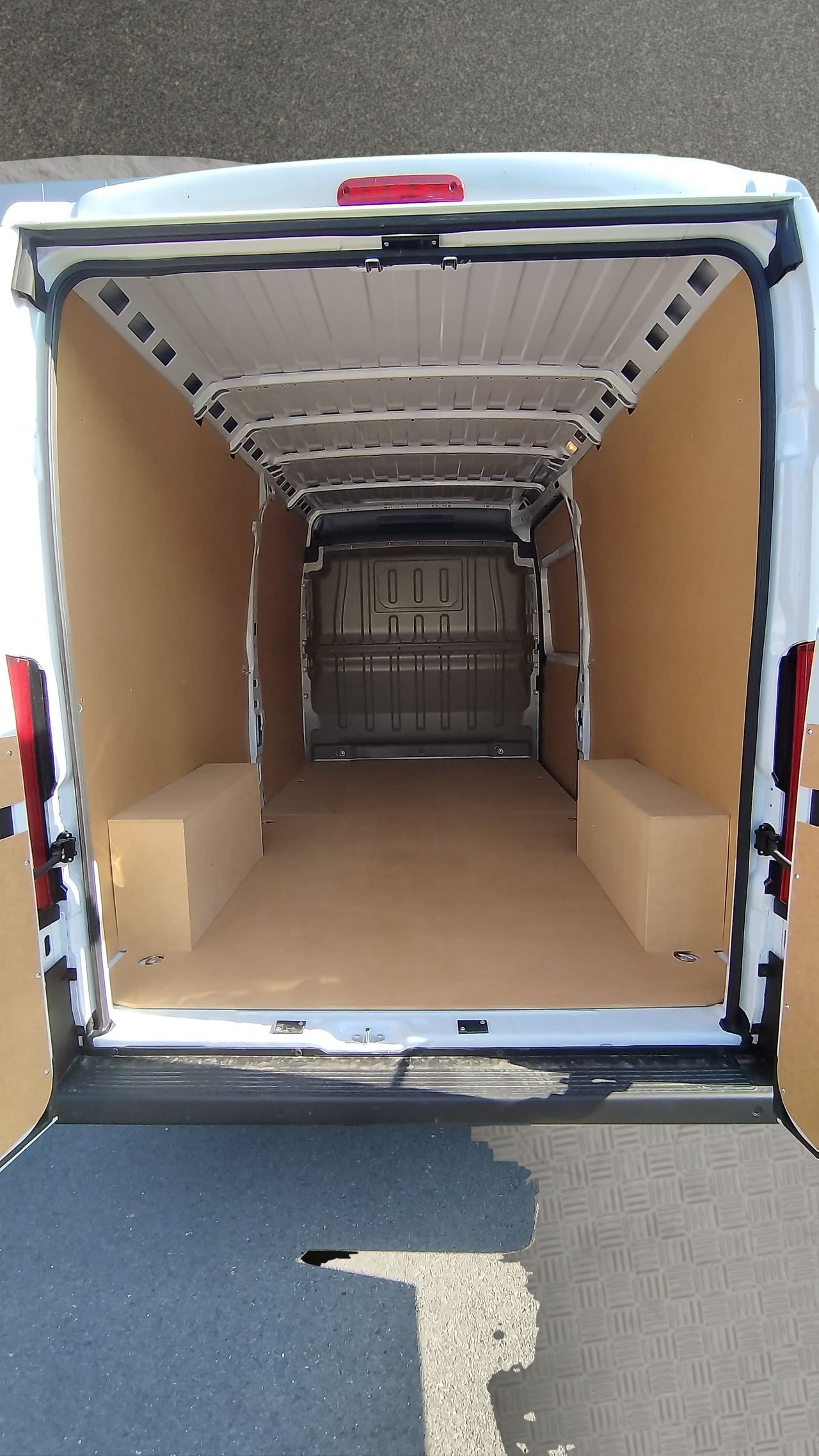 Citroën Jumper 2.2 BHDI 103KW L3H2 3.5T 140 4P - Foto 2