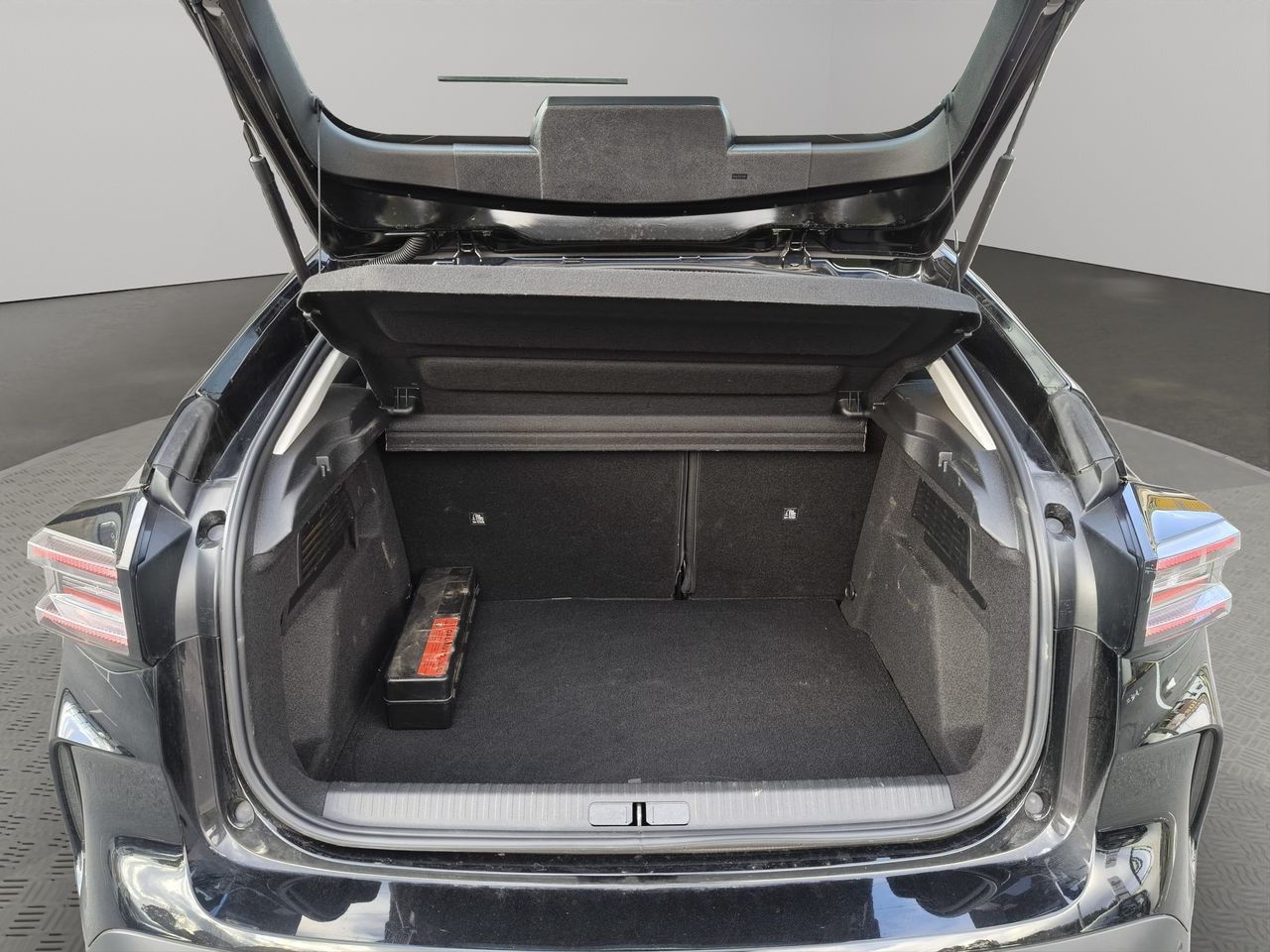 Citroën C4 1.2 HYBRID MHEV 145 EDCS6 BUSINESS EDIT 145 5P - Foto 2