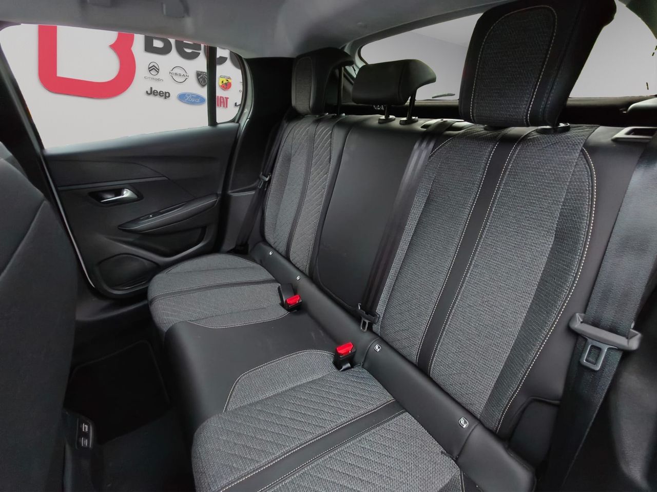 Peugeot 208 1.2 TURBO 73KW ALLURE 100 5P - Foto 2