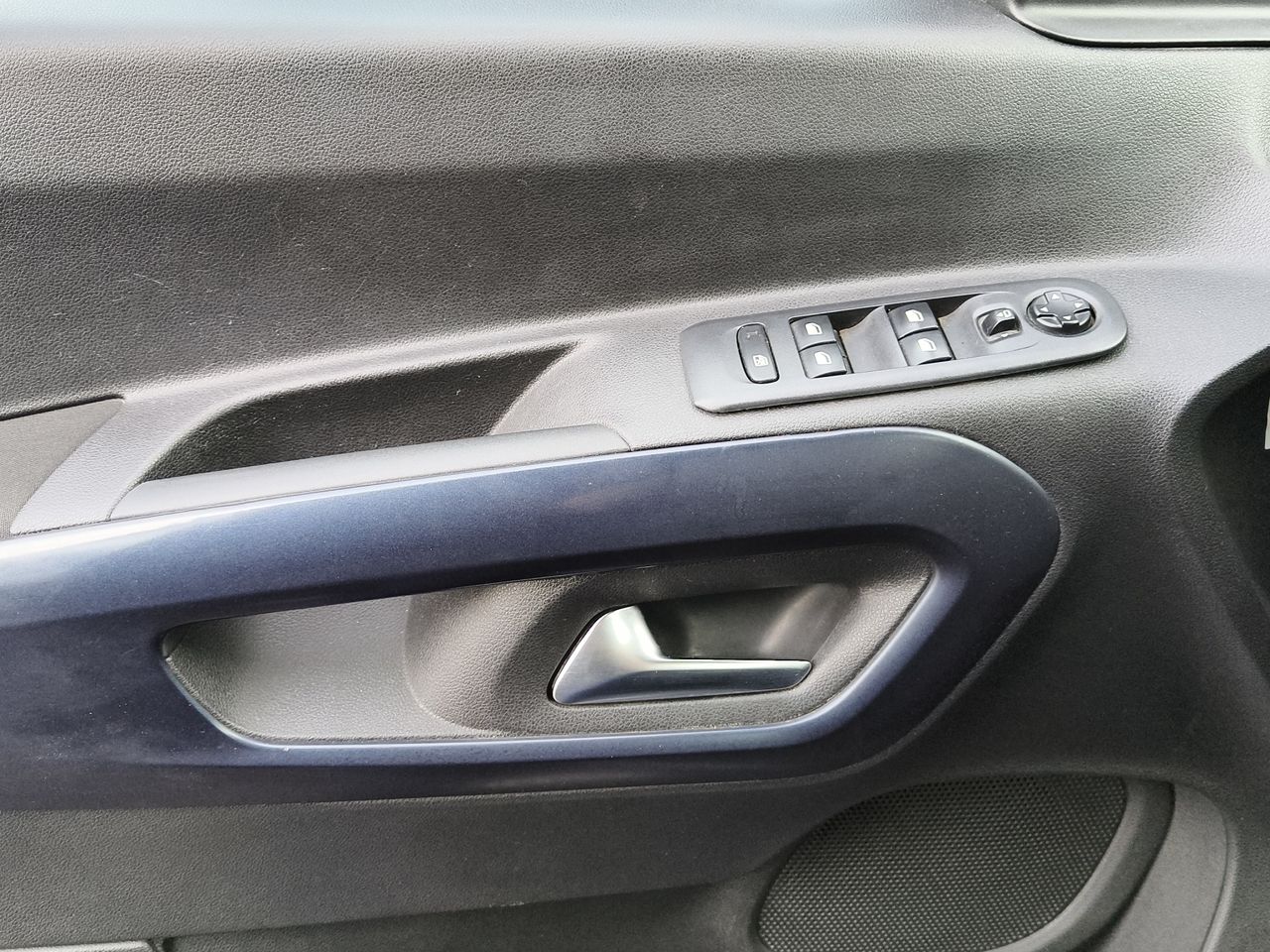 Peugeot Rifter 1.5 BLUEHDI ALLURE PACK LONG 6 SEAT 130 5P 6 PLZAS - Foto 2