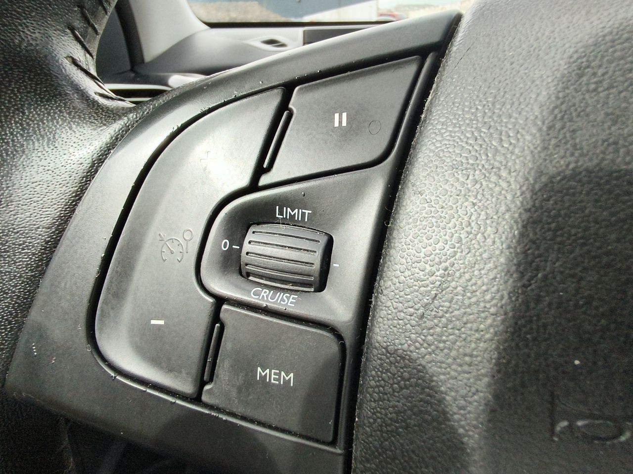 Citroën C4 Cactus 1.2 TURBO 60KW ETG6 FEEL EDITION 82 5P - Foto 2