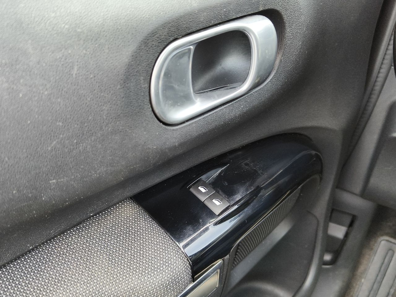 Citroën C4 Cactus 1.2 TURBO 60KW ETG6 FEEL EDITION 82 5P - Foto 2