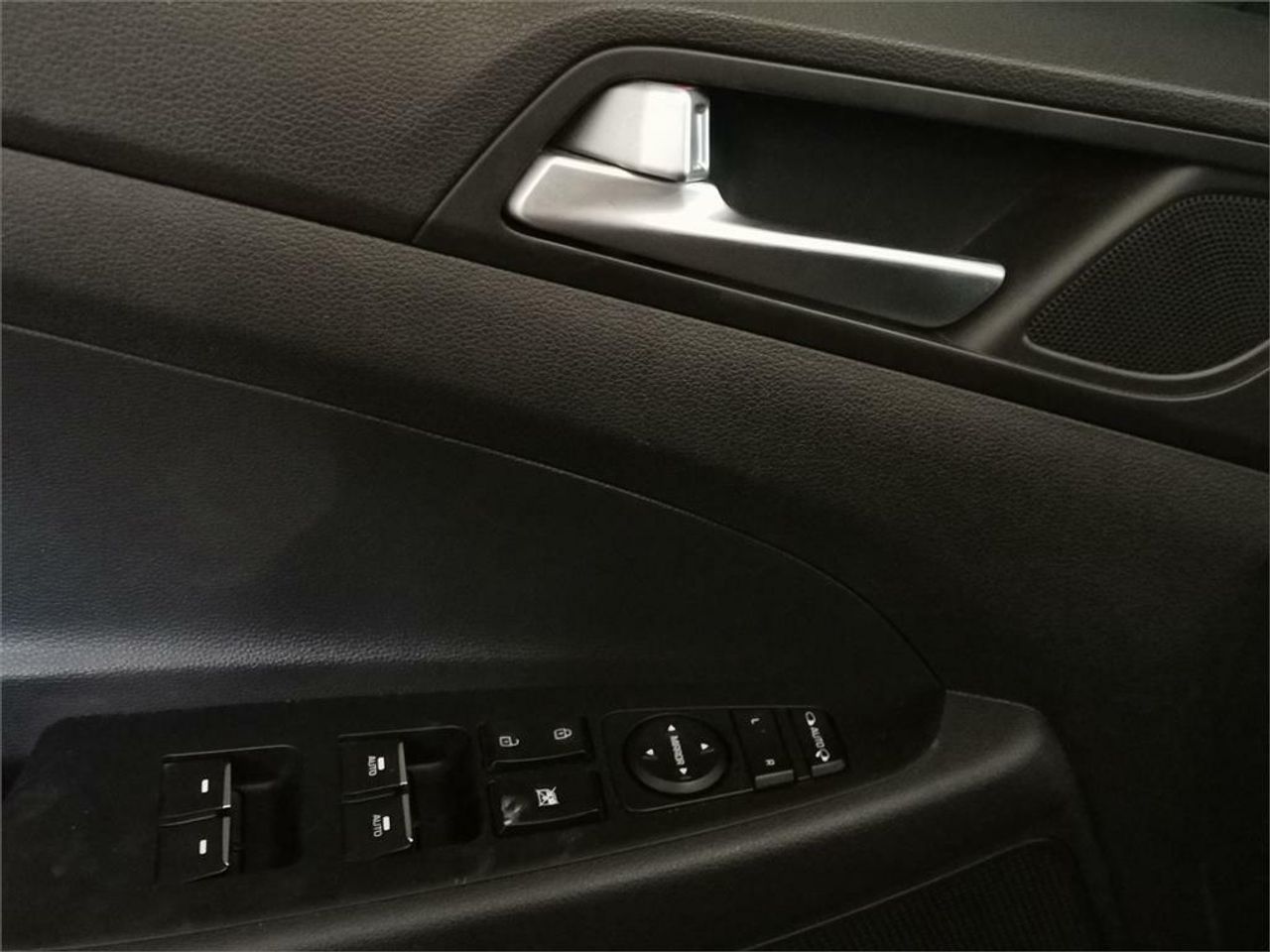 Hyundai Tucson 1.6 CRDI 85kW (116CV) 48V SLE 4X2 - foto 8