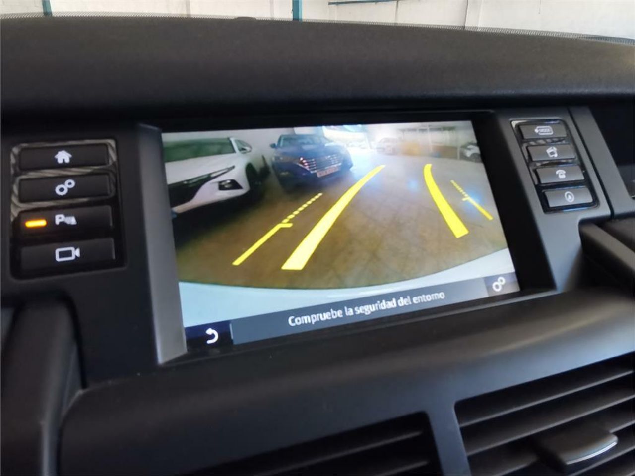 Land-Rover Discovery Sport 2.0L TD4 110kW (150CV) 4x4 HSE - foto 20