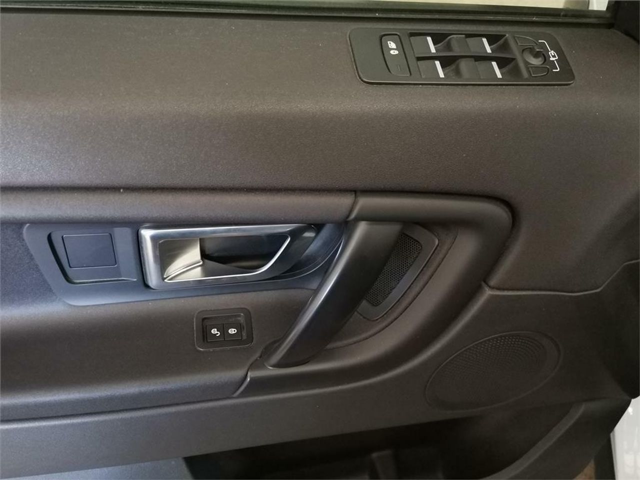 Land-Rover Discovery Sport 2.0L TD4 110kW (150CV) 4x4 HSE - foto 6