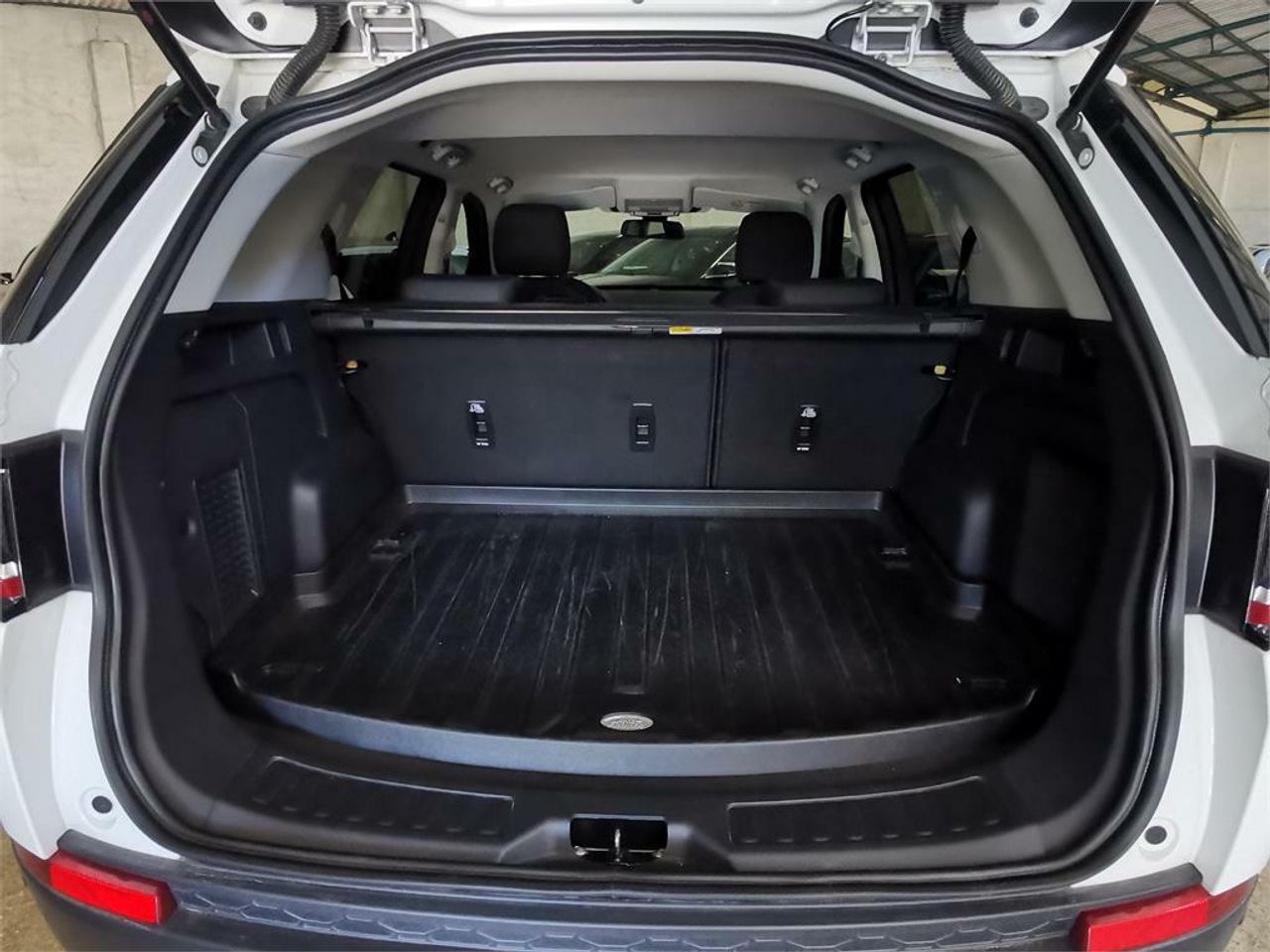 Land-Rover Discovery Sport 2.0L TD4 110kW (150CV) 4x4 HSE - foto 12